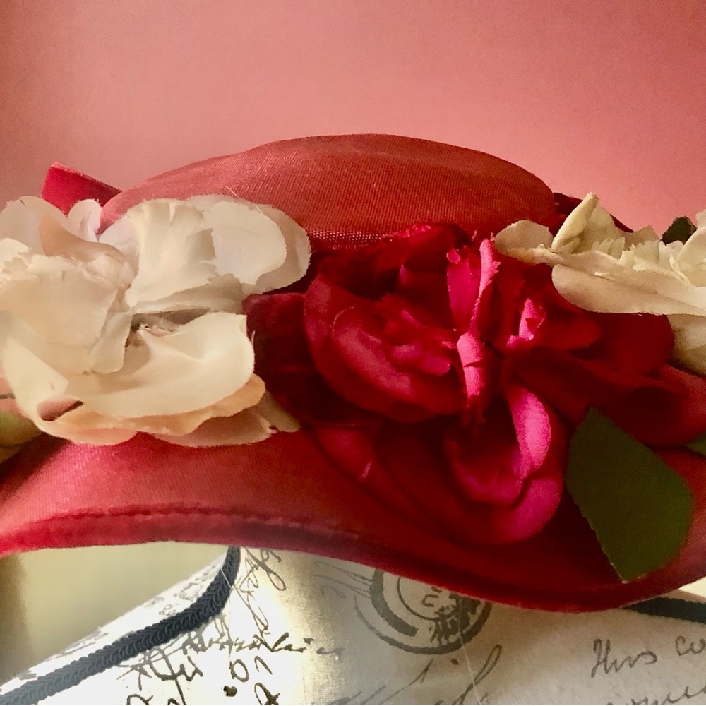 Vintage ladies’ hat (ca 1940s) - great prop